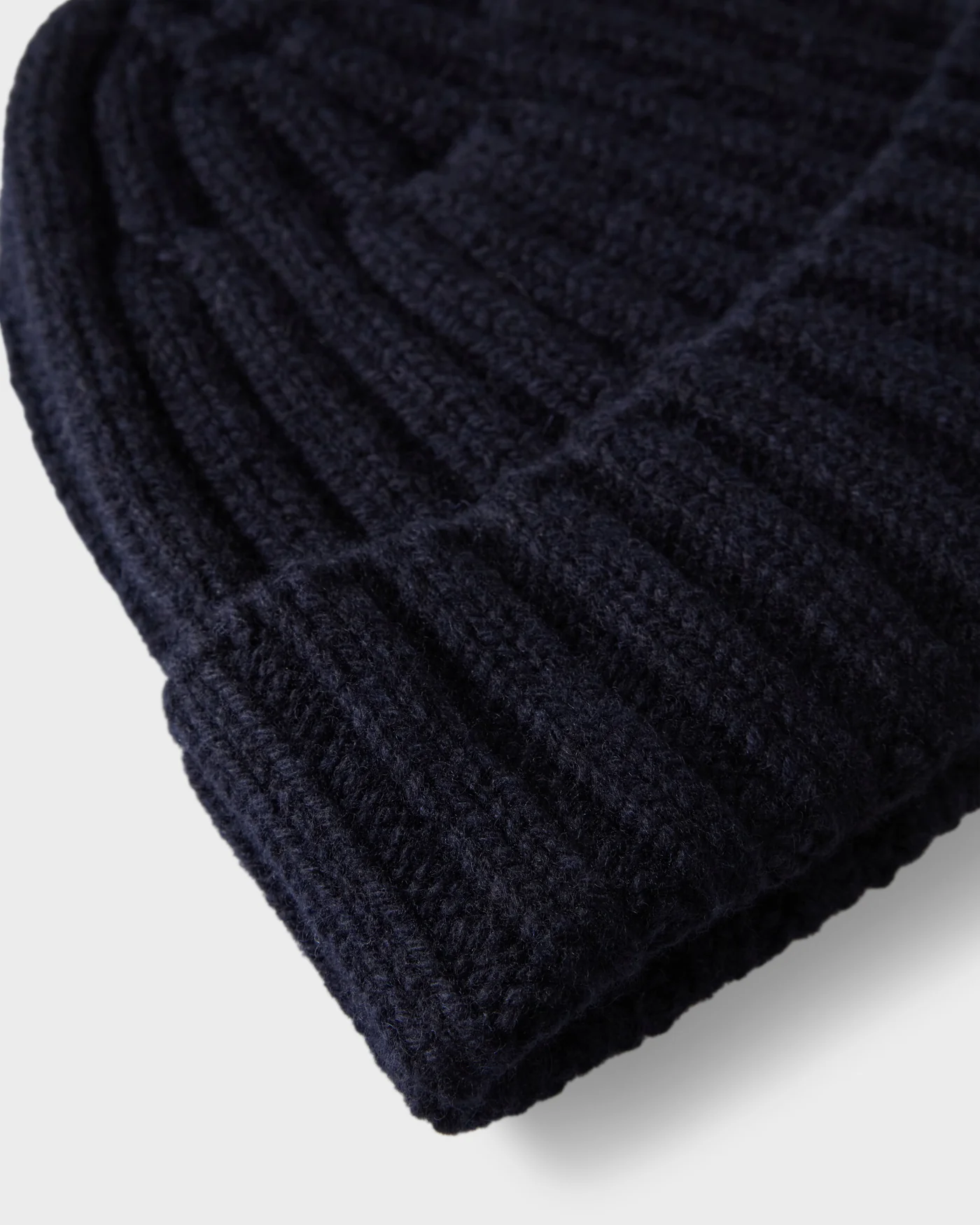 Åke Merino/Cashmere Knit Hat - Dark Navy — view 2