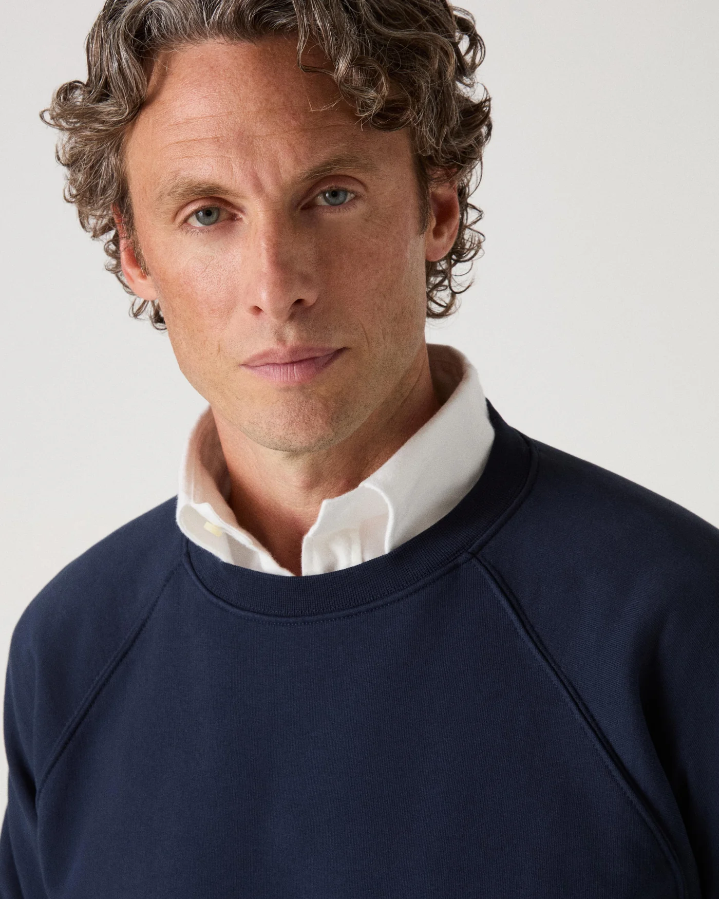 Tommy Raglan Sweatshirt - Navy — view 2
